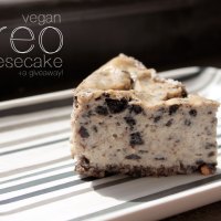 Oreo Vegan Cheesecake and Mira Brands Food Container Giveaway!
